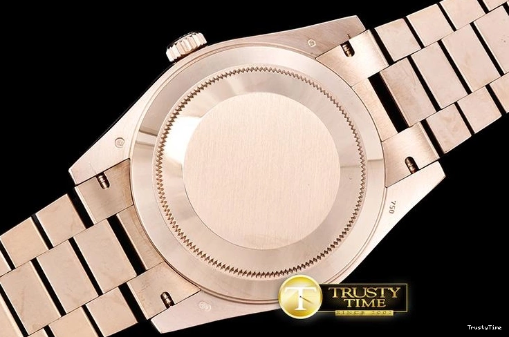 0912 RDD0208A – DayDate 40mm FlexibleFit 680